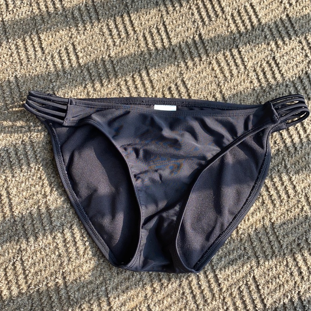 Black bikini bottoms